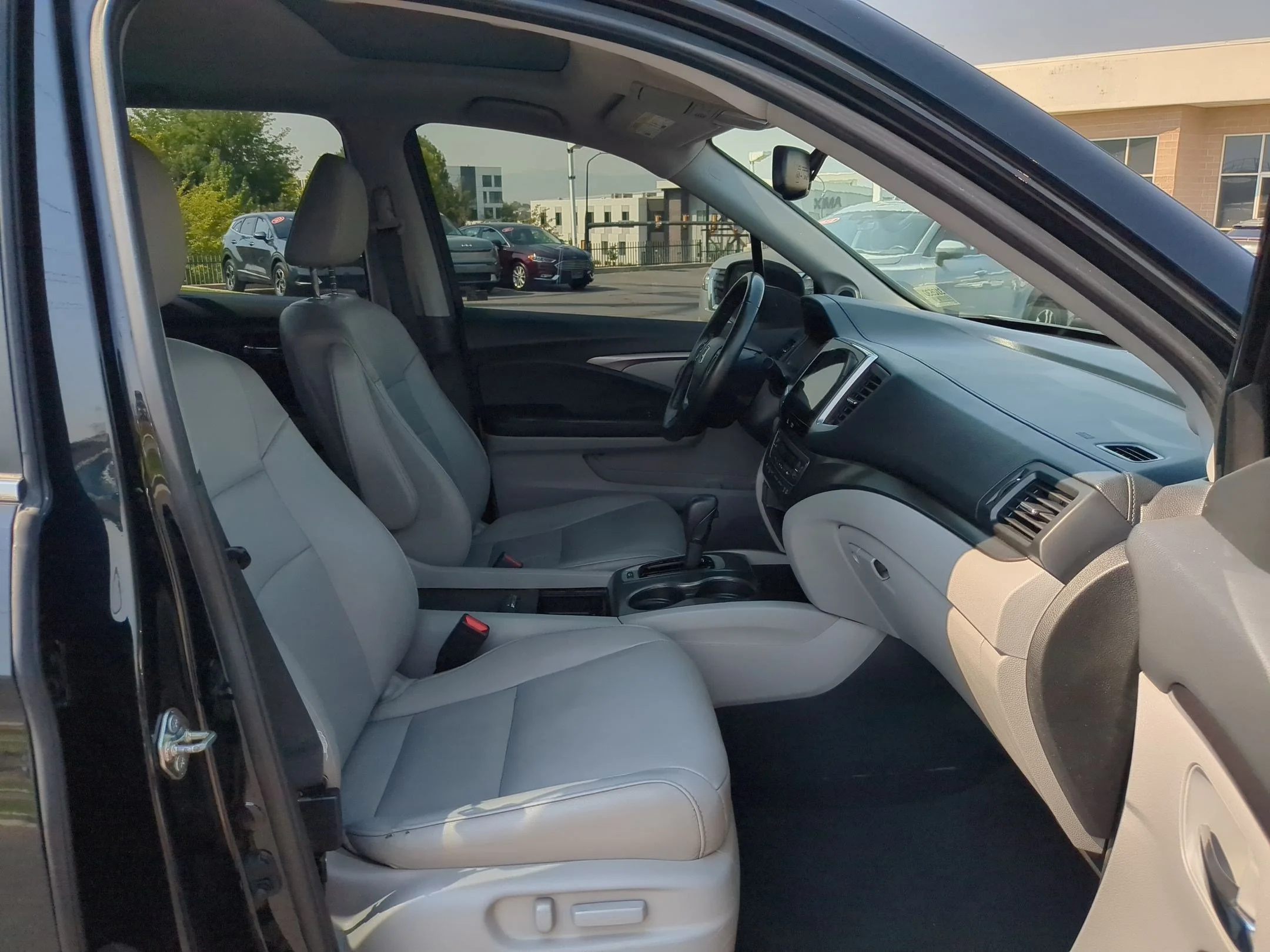 Used 2017 Modern Steel Metallic Honda EX-L image 27