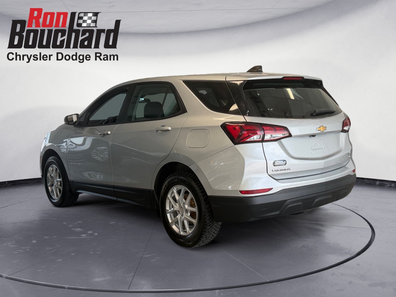 Used 2022 Silver Ice Metallic Chevrolet LS image 4