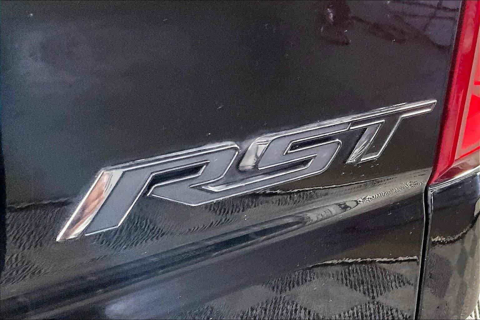 Used 2025 Black Chevrolet RST image 9