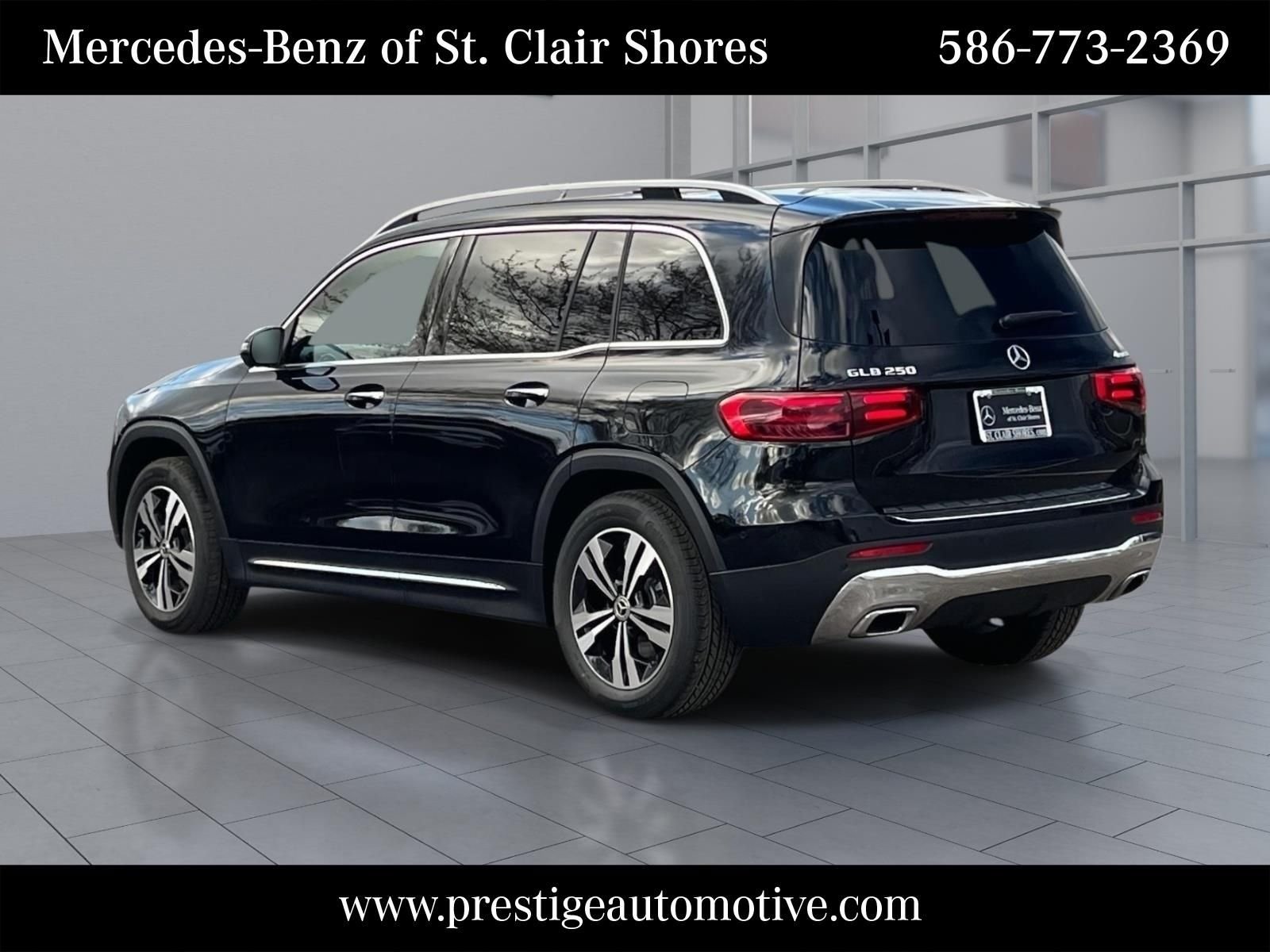 Used 2026 Black Mercedes-Benz GLB 250 image 3