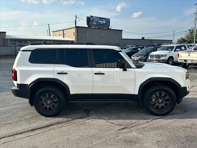 Used 2025 White Toyota Base image 12