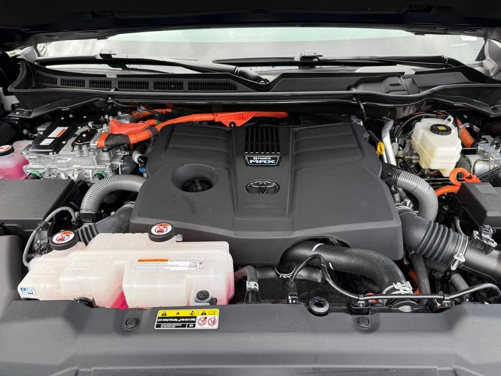 Certified Used 2025  Toyota Platinum image 10
