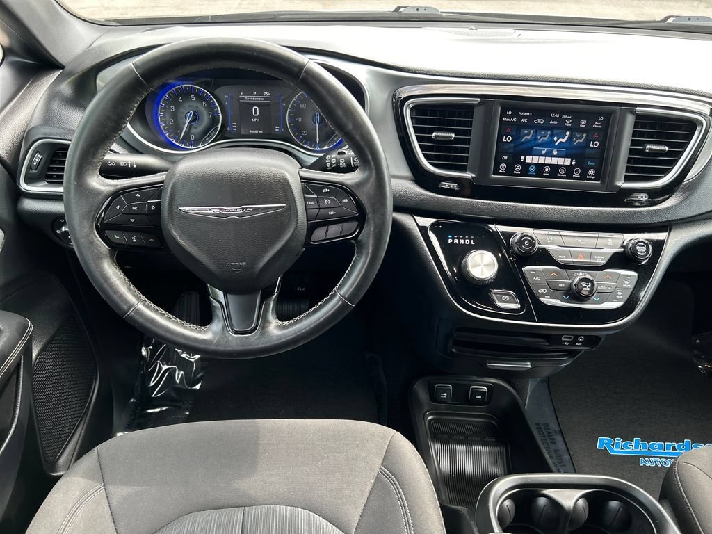 2020 Chrysler Pacifica Touring - Photo 18
