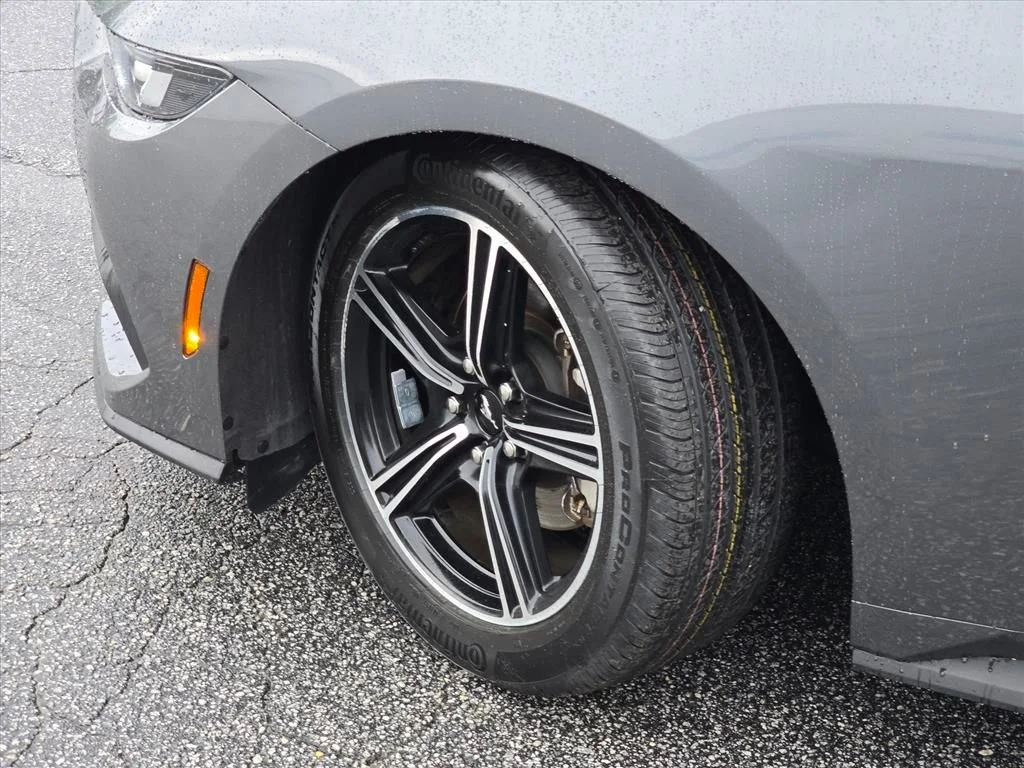 Used 2025 Gray Ford EcoBoost Premium image 27