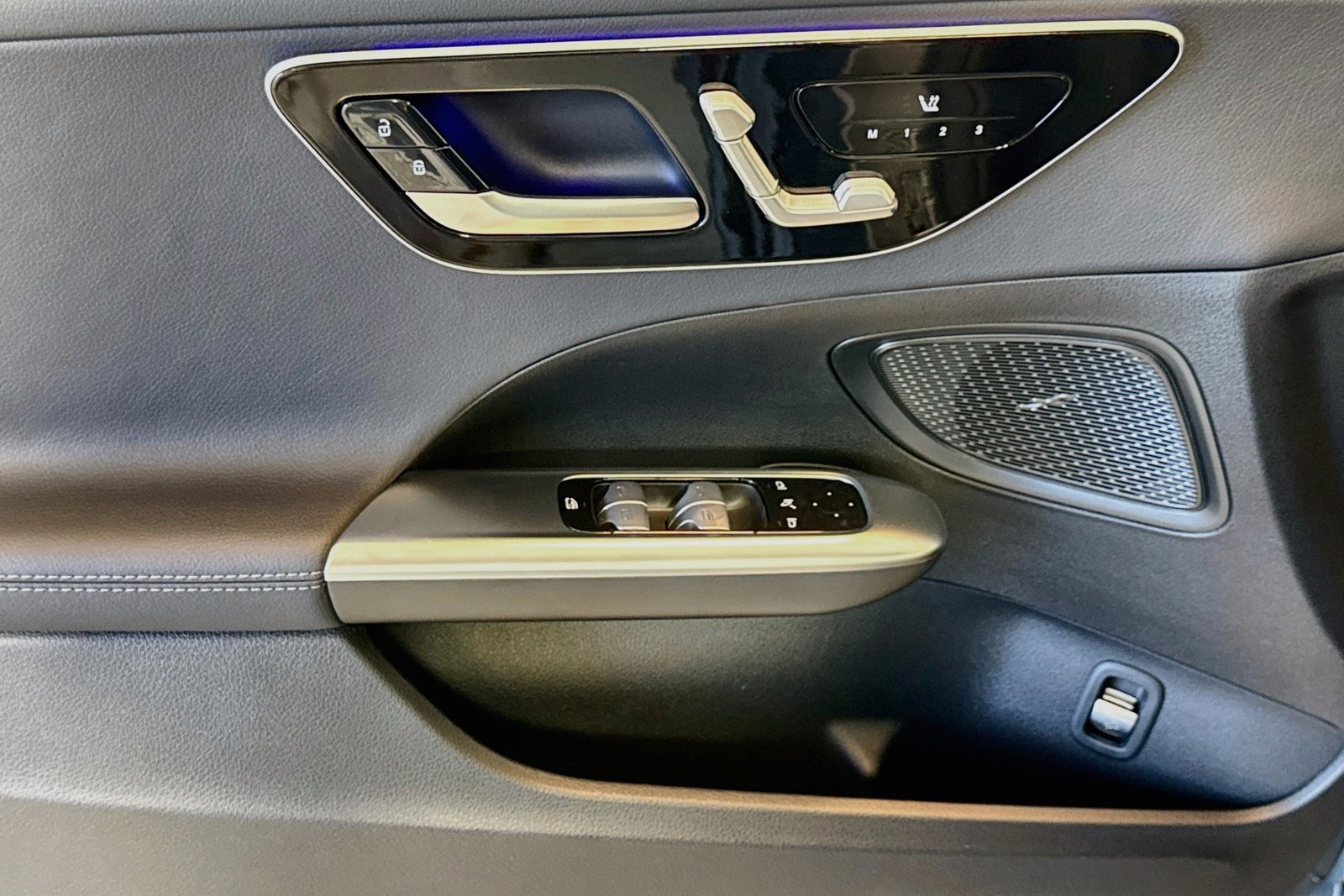 New 2026 Selenite Grey Metallic Mercedes-Benz C 300 image 16
