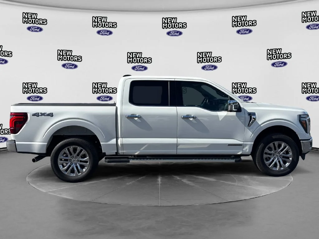 Used 2024 White Metallic Ford Lariat image 7