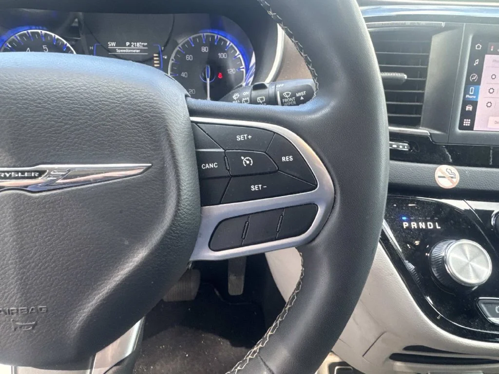 Used 2023 Gray Chrysler LX image 39