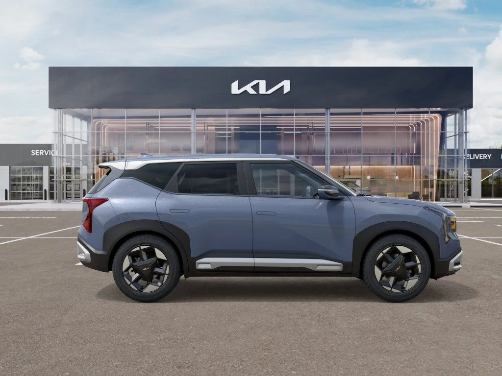 New 2027 Gray Kia S image 7