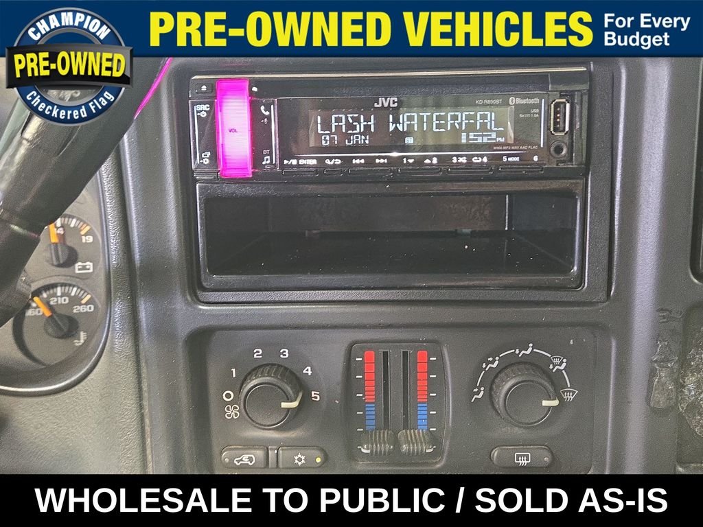 Used 2004 Summit White Chevrolet LS image 14