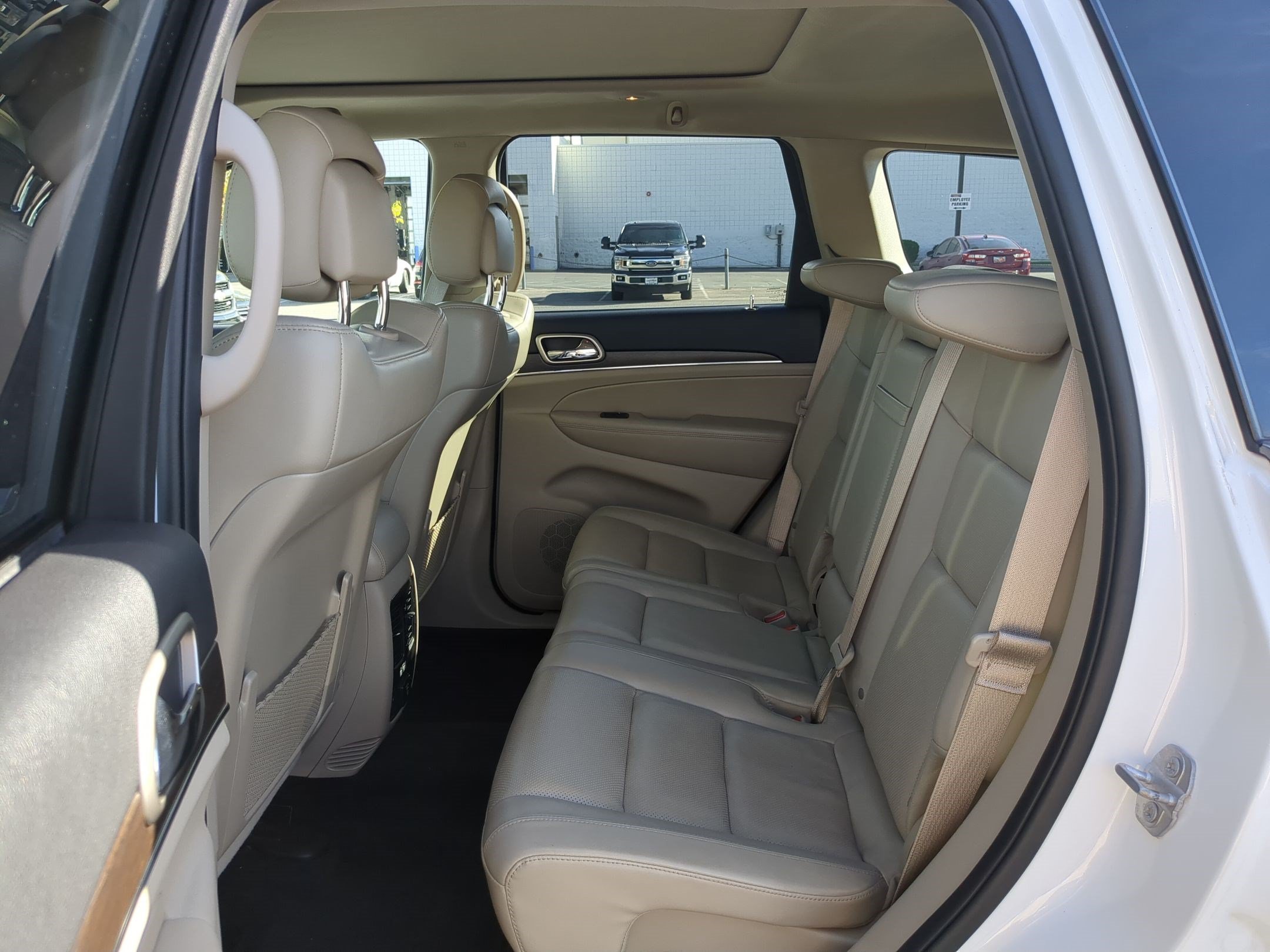Used 2017 Bright White Clearcoat Jeep Limited image 28