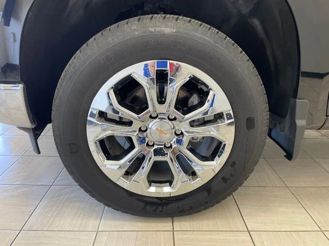2025 Chevrolet Silverado 1500 LTZ - Photo 9