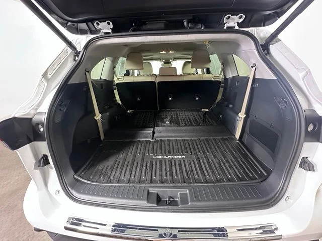 Used 2025 Beige Toyota XLE image 15