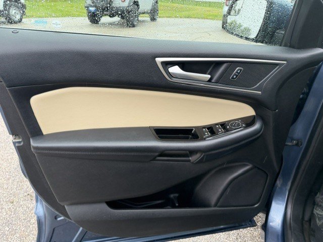 Used 2018 Blue Metallic Ford SEL image 9