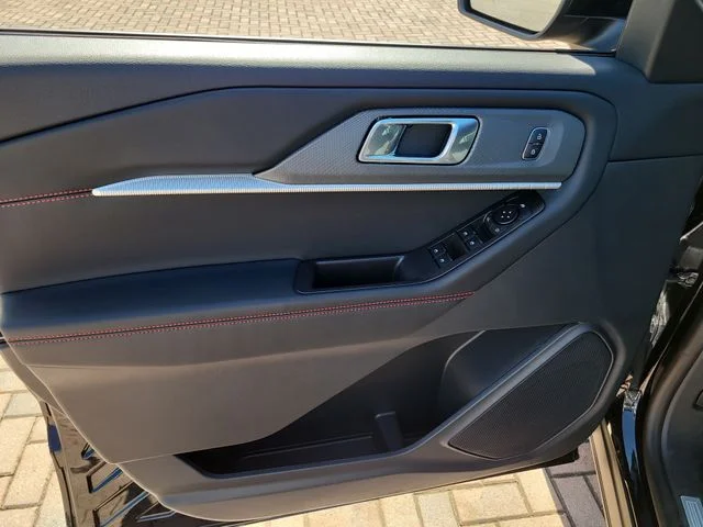 New 2027 Black Metallic Ford ST-Line image 17
