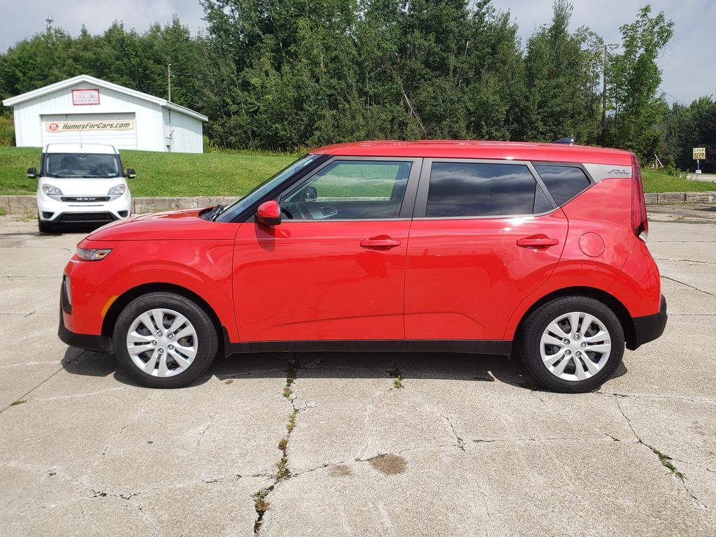 Used 2022 Inferno Red Kia LX image 6