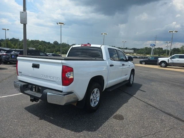 Used 2020 White Toyota SR5 image 3