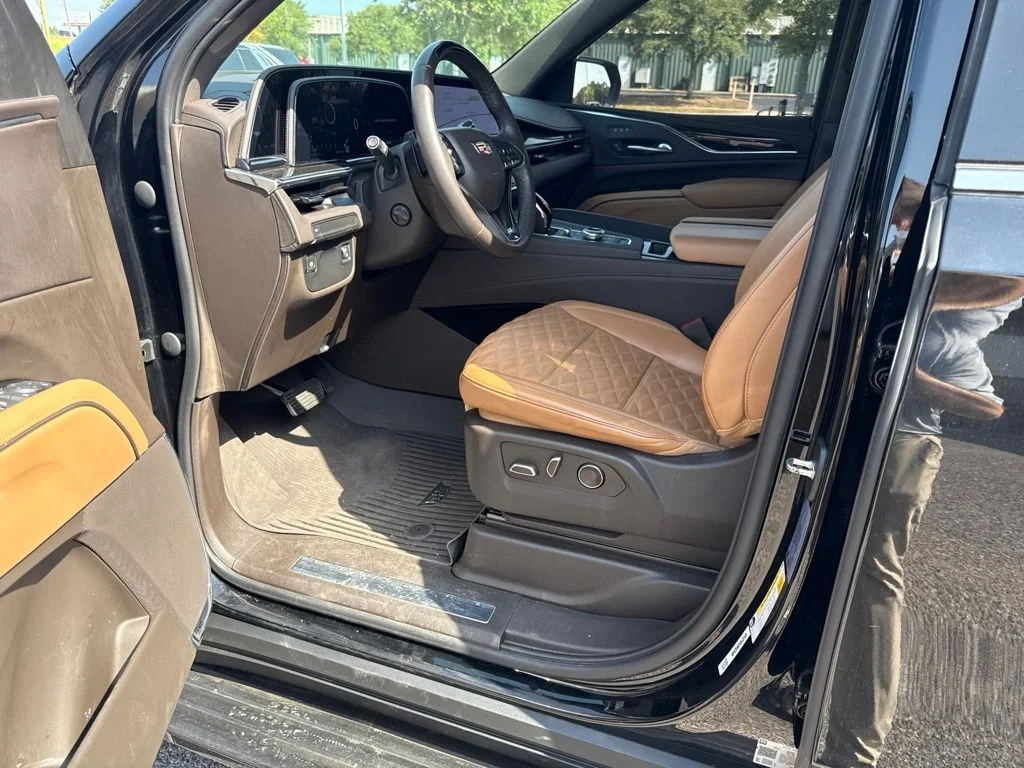 Used 2023 Black Raven Cadillac Premium Luxury image 12