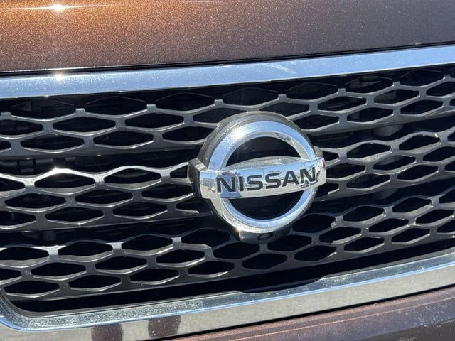 Used 2018 Brown Nissan SL image 32
