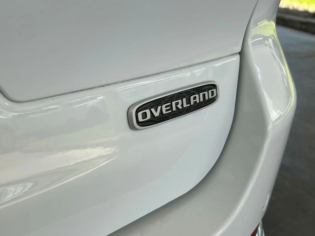 Used 2025 White Jeep Overland image 21
