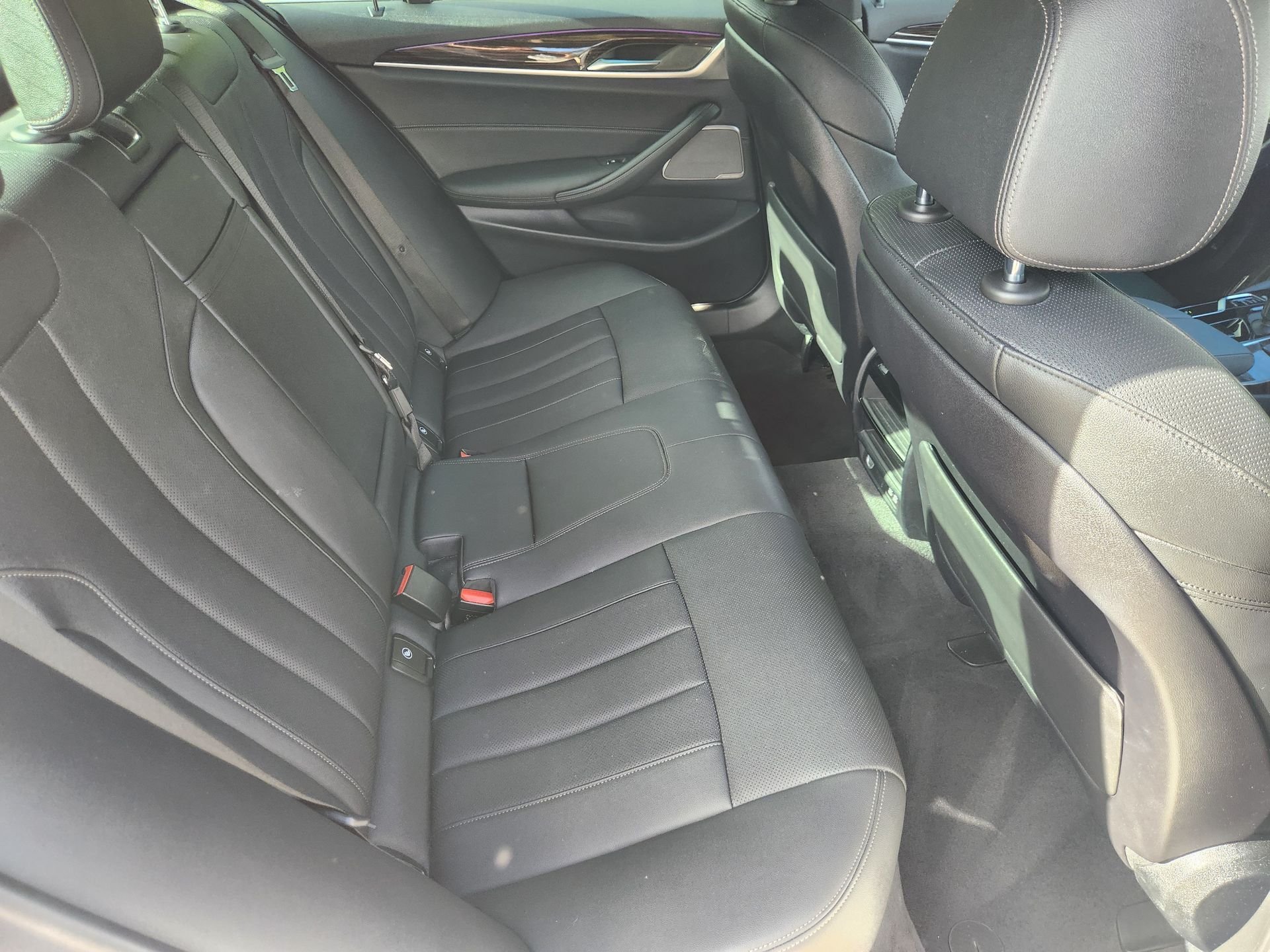 Used 2022 Mineral White Metallic BMW 530i image 31