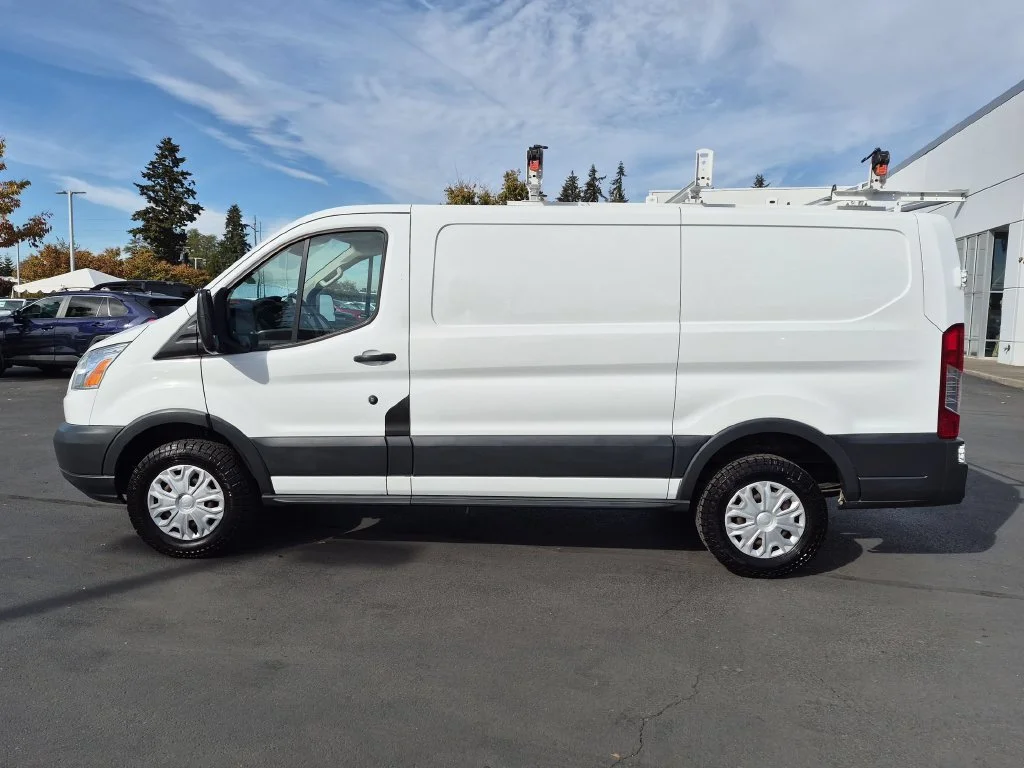 Used 2016 Oxford White Ford Base image 3
