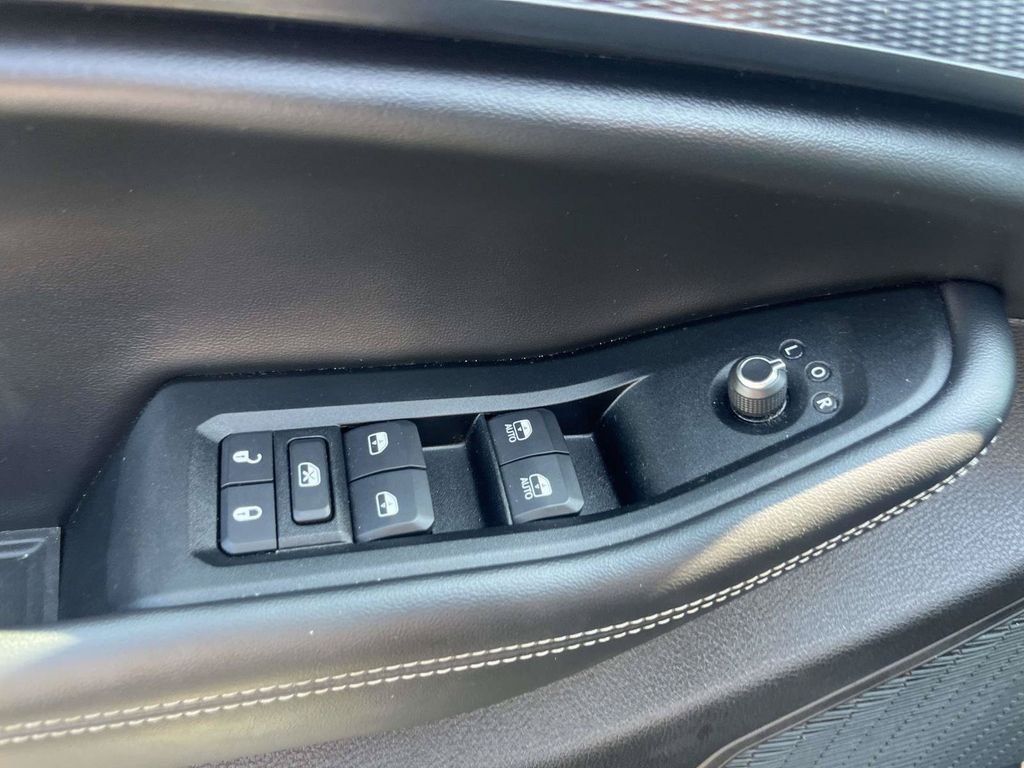Used 2025 Black Jeep Altitude image 15