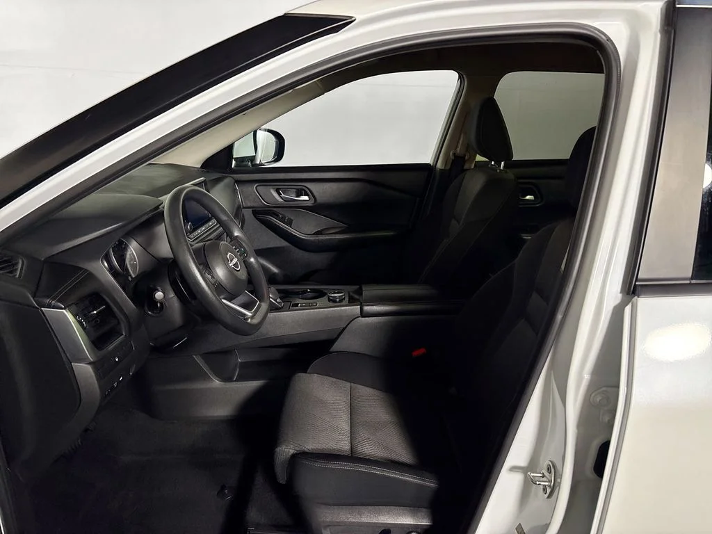 Used 2024 White Nissan SV image 11