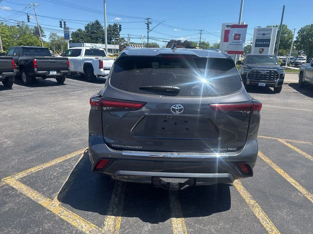 Used 2023 Magnetic Gray Metallic Toyota Platinum image 7