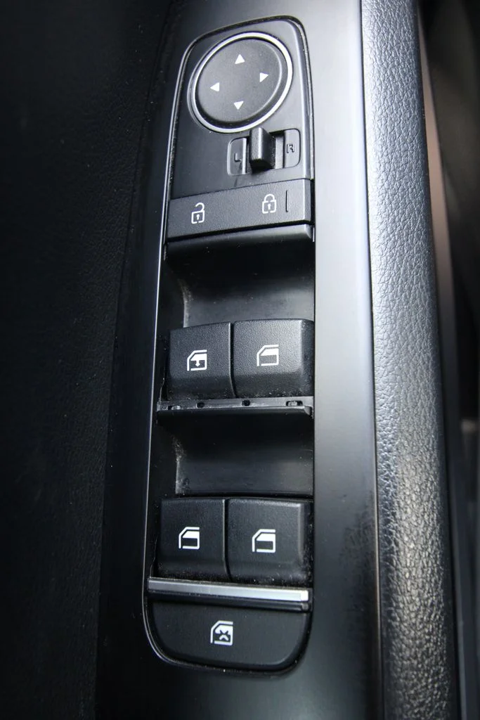 Used 2023 Orange Kia LX image 21