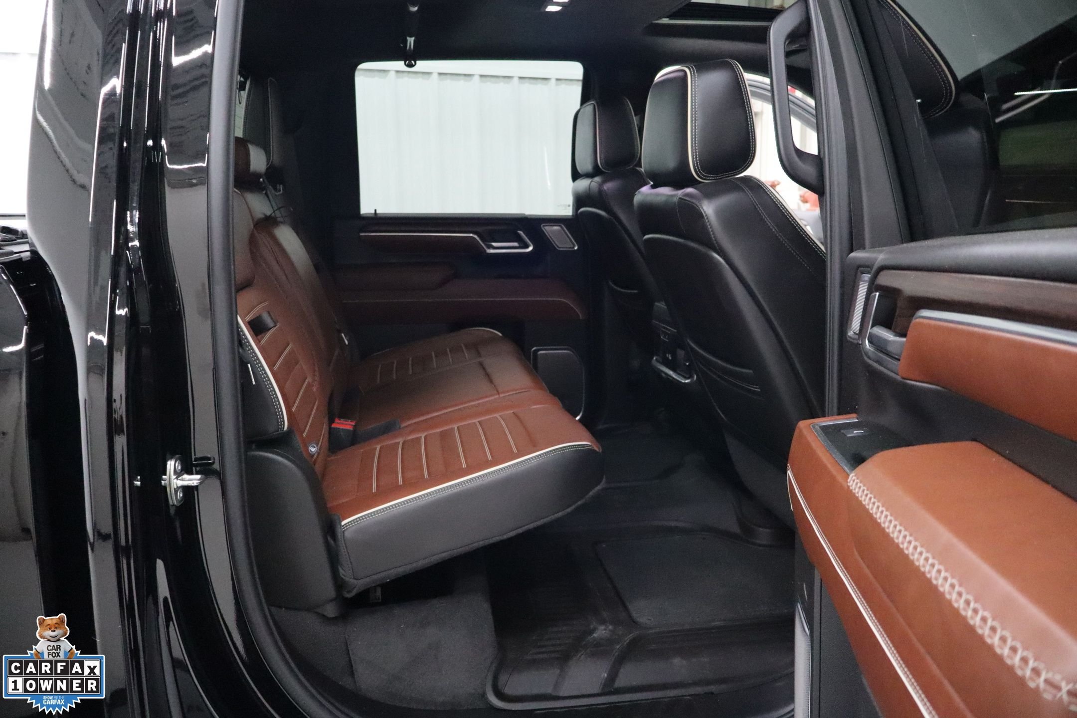 Used 2024 Onyx Black GMC Denali Ultimate image 25