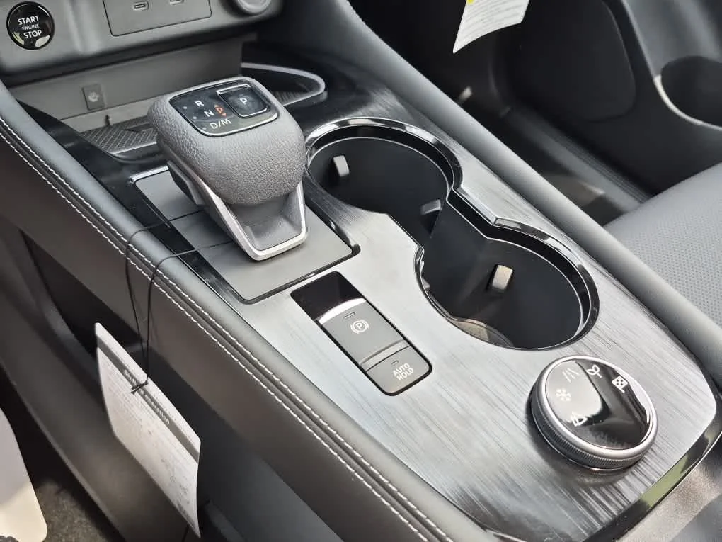 New 2026 Everest White Pearl TriCoat / Super Black Two-tone Nissan Platinum image 14
