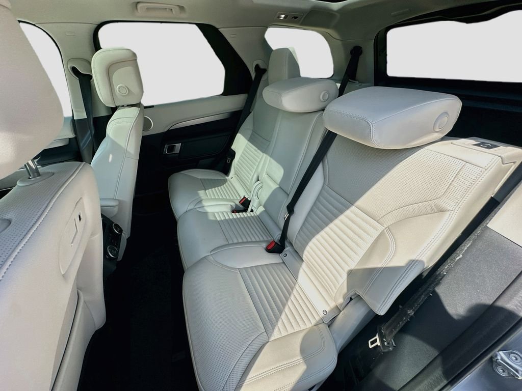 Used 2025 Gray Land Rover Dynamic SE image 25