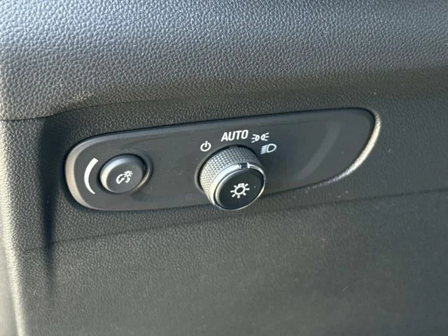 Used 2023 Black Buick Preferred image 27