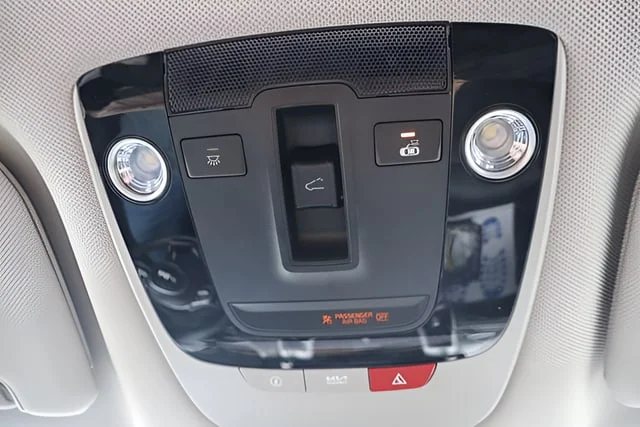 Used 2023 Glacial White Pearl Kia S image 35