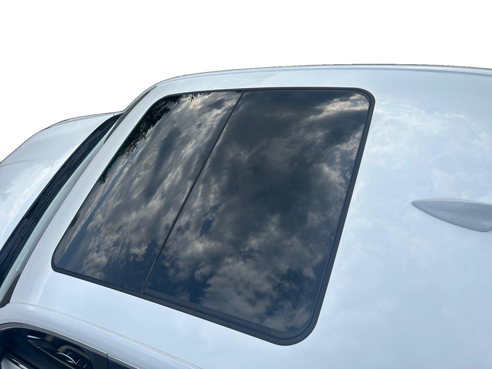 Used 2020 Crystal White Tricoat Cadillac Premium Luxury image 14