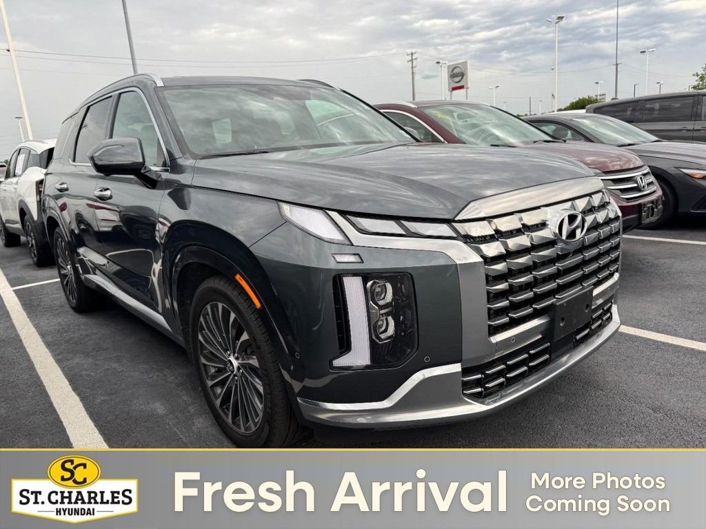 Used 2023 Gray Hyundai Calligraphy image 1
