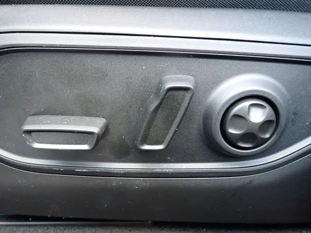 New 2025 Silver Jeep Limited image 17