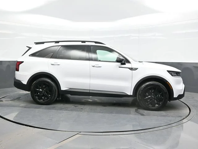 Used 2023 White Kia X-Line S image 8