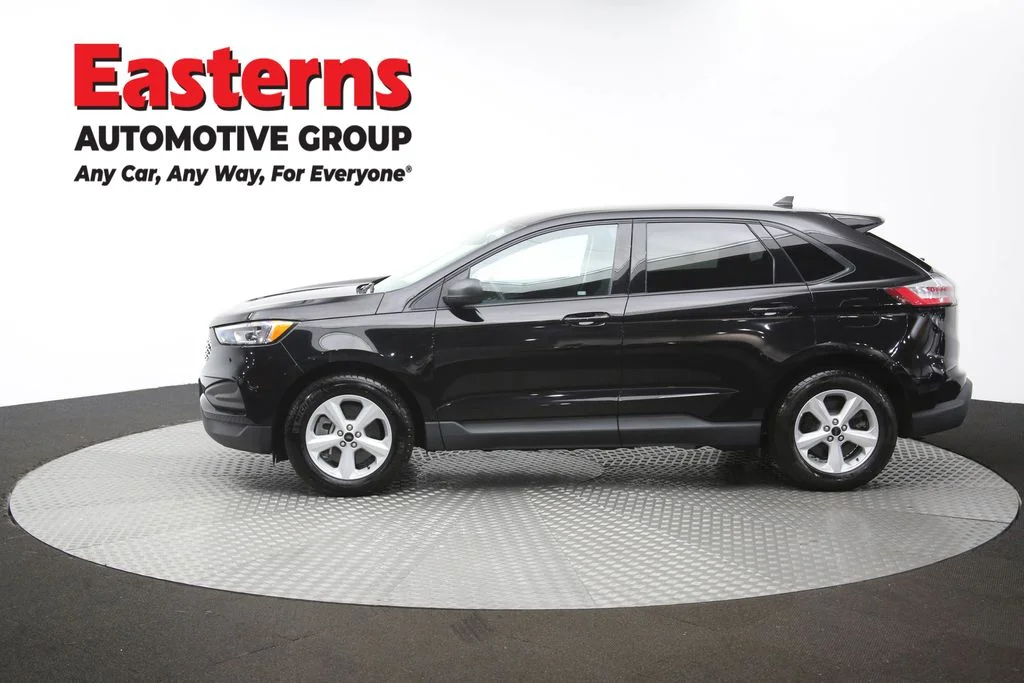 Used 2023 Black Ford SE image 58