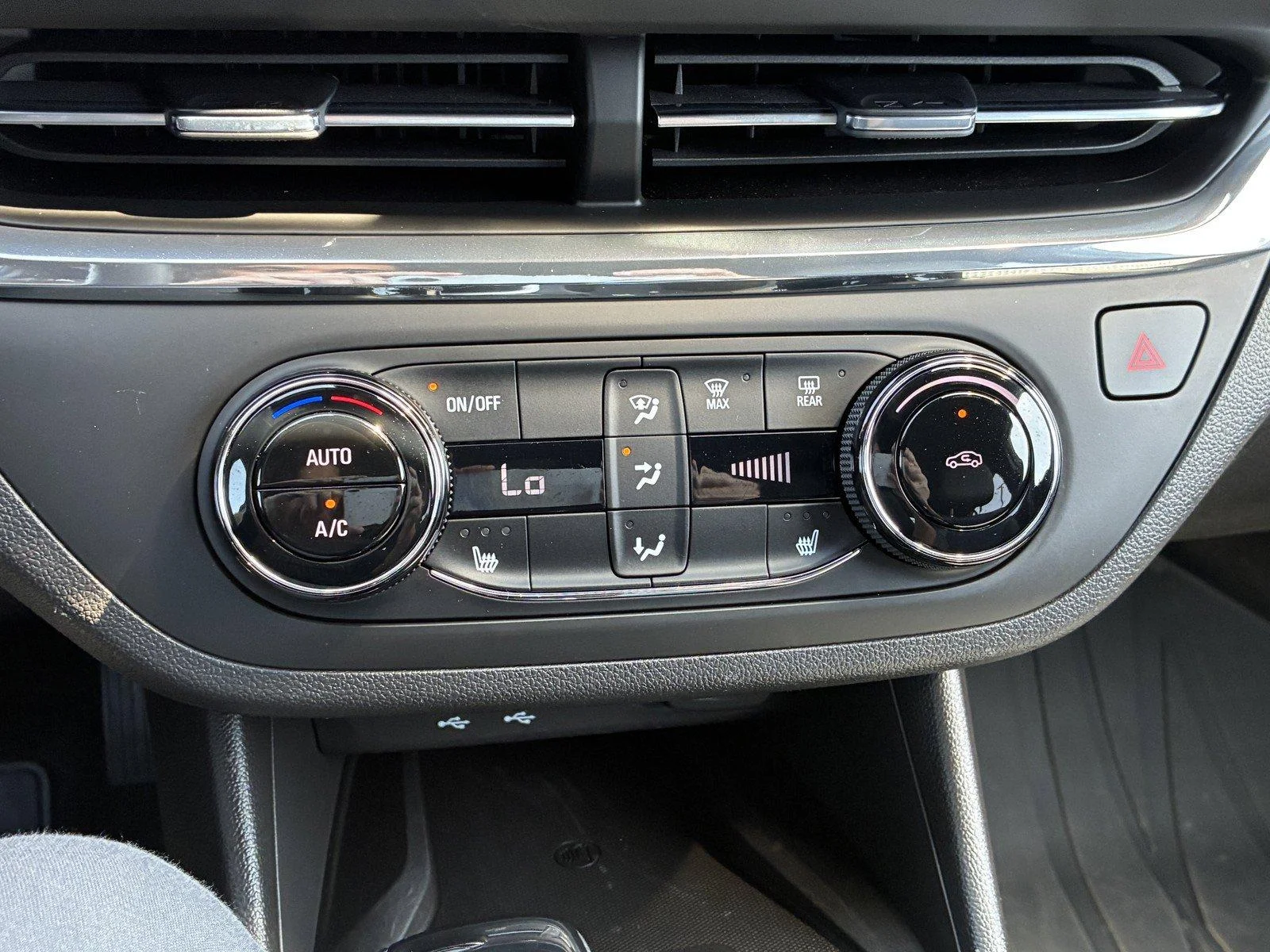 New 2026 Ebony Twilight Metallic Buick Preferred image 21