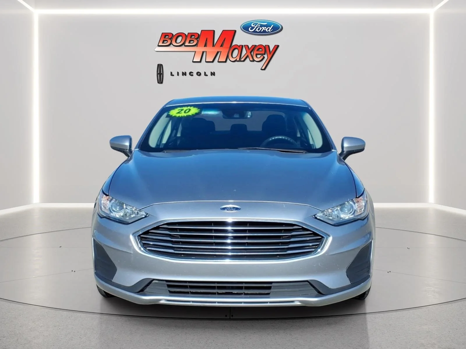Used 2020 Silver Metallic Ford SE image 2