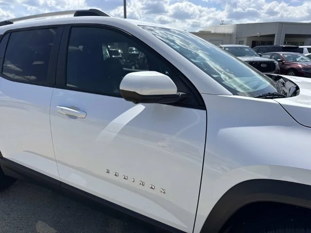 Used 2025 White Chevrolet LT image 25