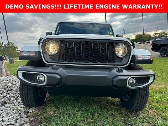 New 2026 Bright White Clear-Coat Exterior Paint Jeep Sport S image 2