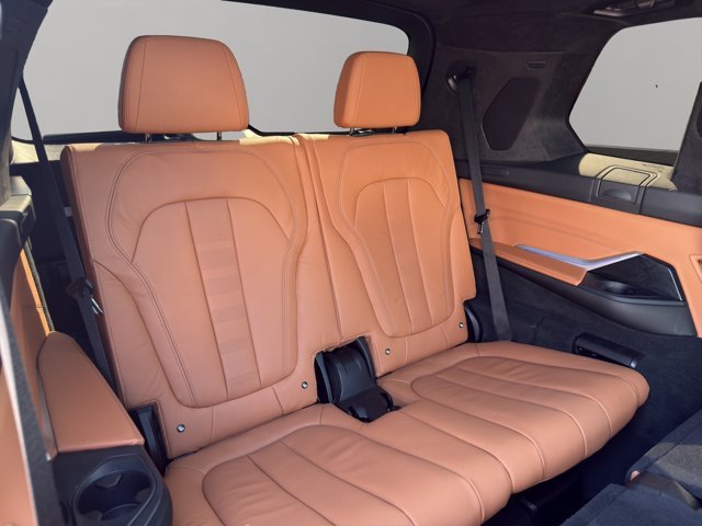 Used 2022 Arctic Grey Metallic BMW M50i image 26
