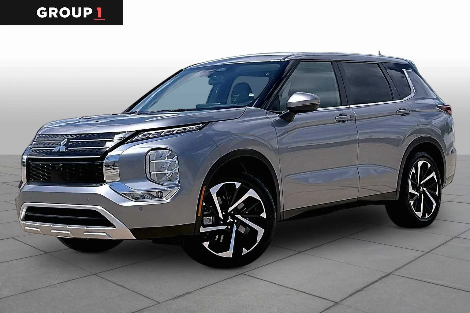 2024 Mitsubishi Outlander SE 2WD's photo