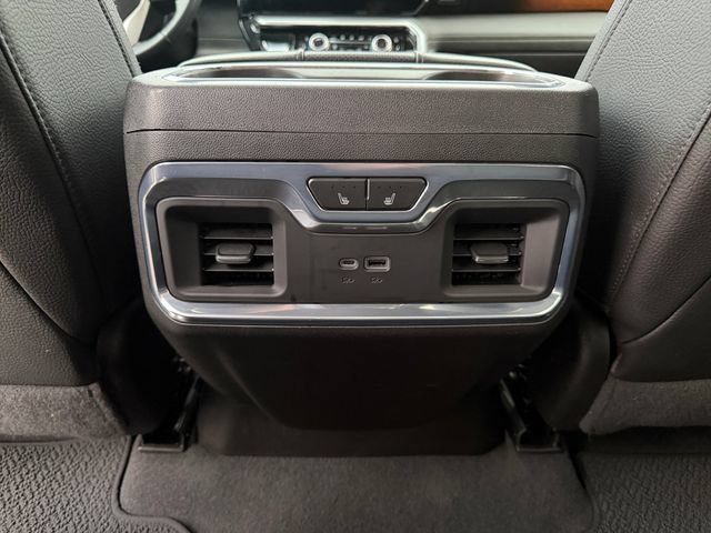 Used 2022 WHITE FROST TRICOAT GMC Denali image 19