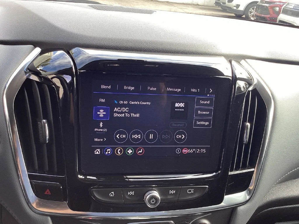 Used 2021 SILVER ICE METALLIC Chevrolet LT Cloth image 13