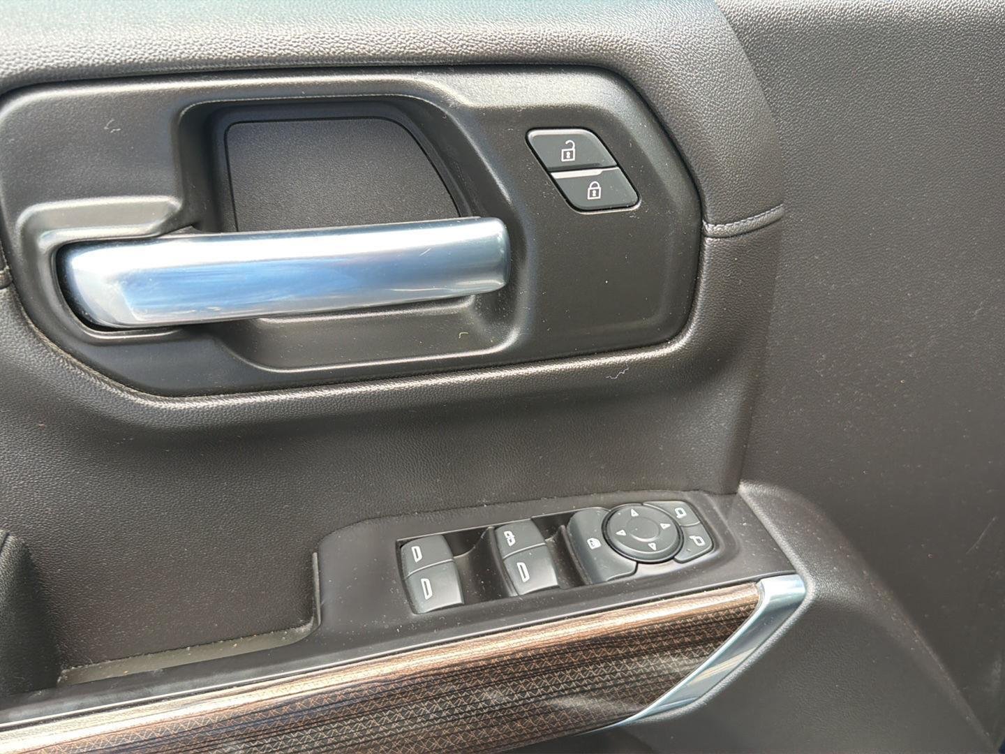 Used 2019 Northsky Blue Metallic Chevrolet RST image 33