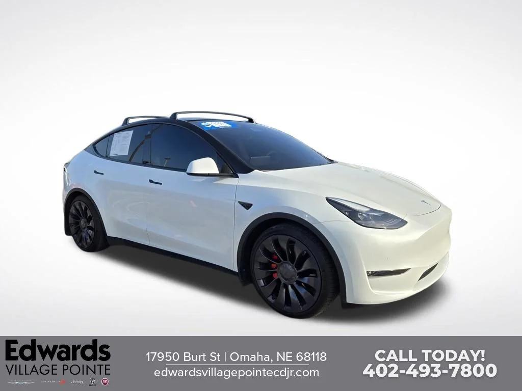 2022 Tesla Model Y Performance Dual Motor All-Wheel Drive's photo