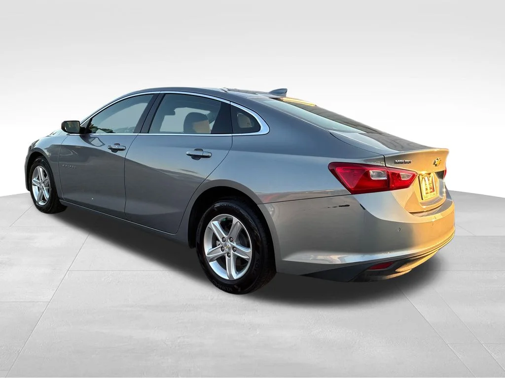 Used 2024 Gray Chevrolet LT image 3
